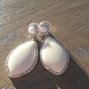 Elegant Cream Teardrop Earrings